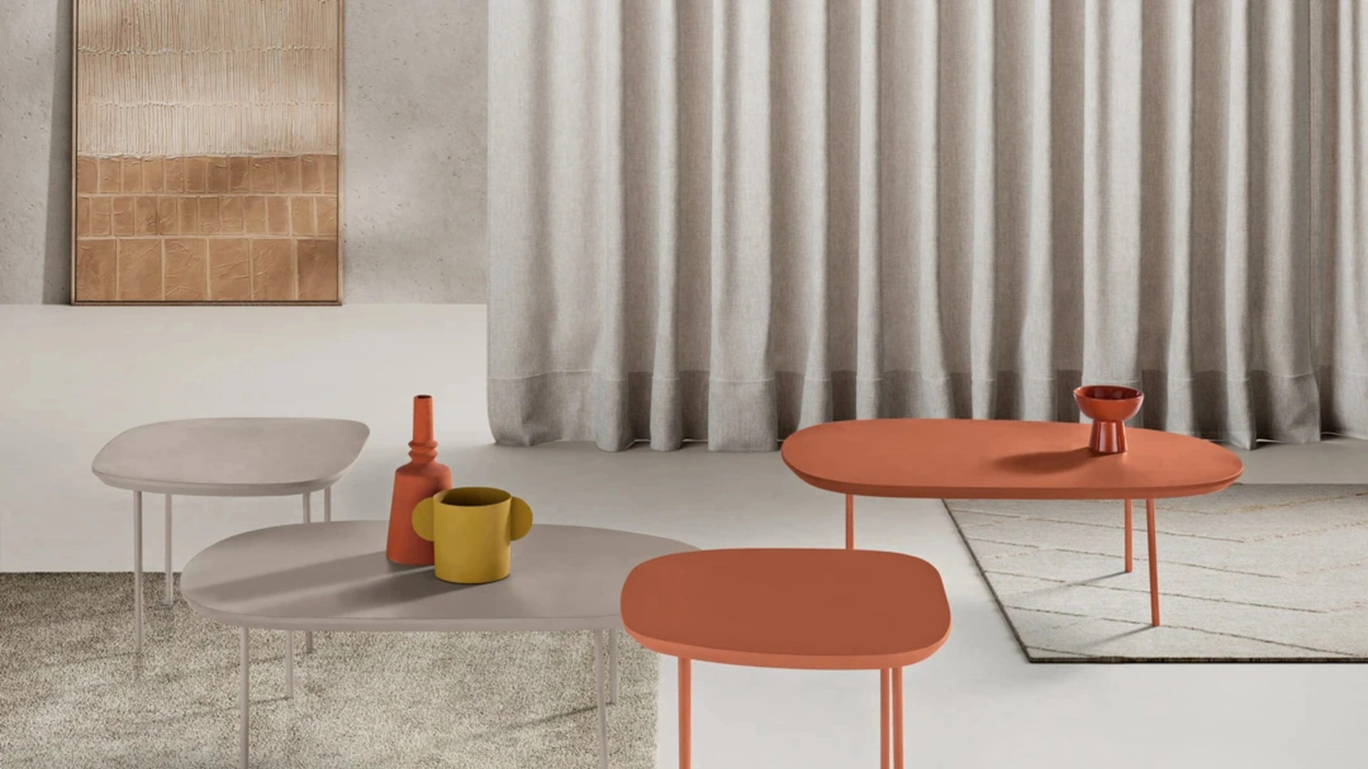Tavolino Flux con piano sagomato in MDF e gambe in metallo verniciato di Ikone Casa
