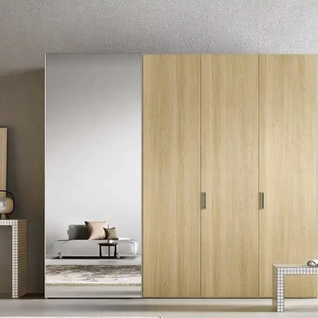 Armadio con ante battenti e scorrevoli Libeccio e Levante C257 di Moretti Compact Giorno Notte