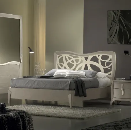 Letto in legno con testiera sagomata e traforata Moon Project IM8567 di Imba Srl