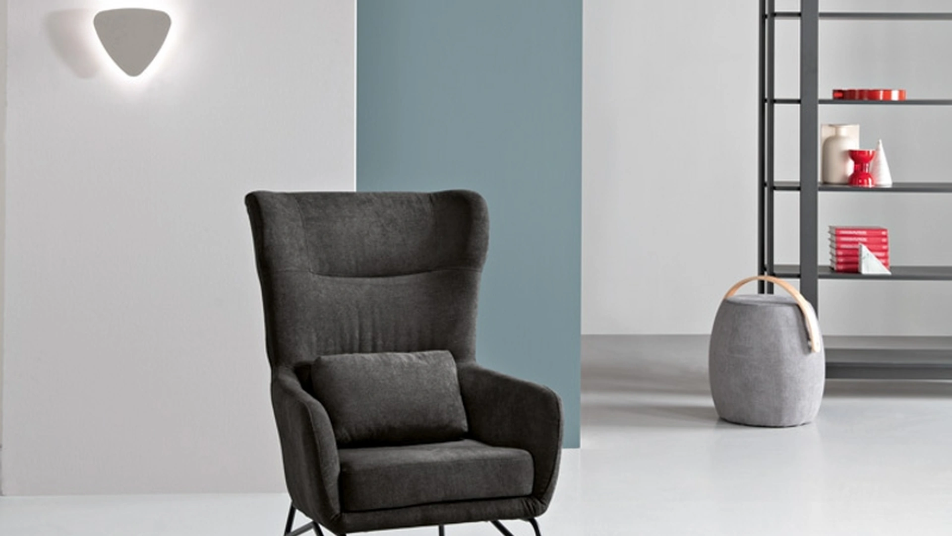 Poltrona Fry in tessuto imbottito di Ikone Casa