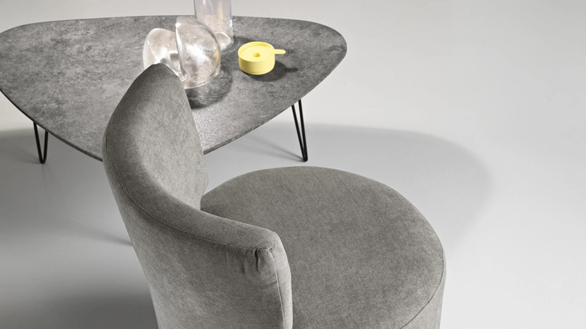 Poltroncina Lorena in tessuto di Ikone Casa