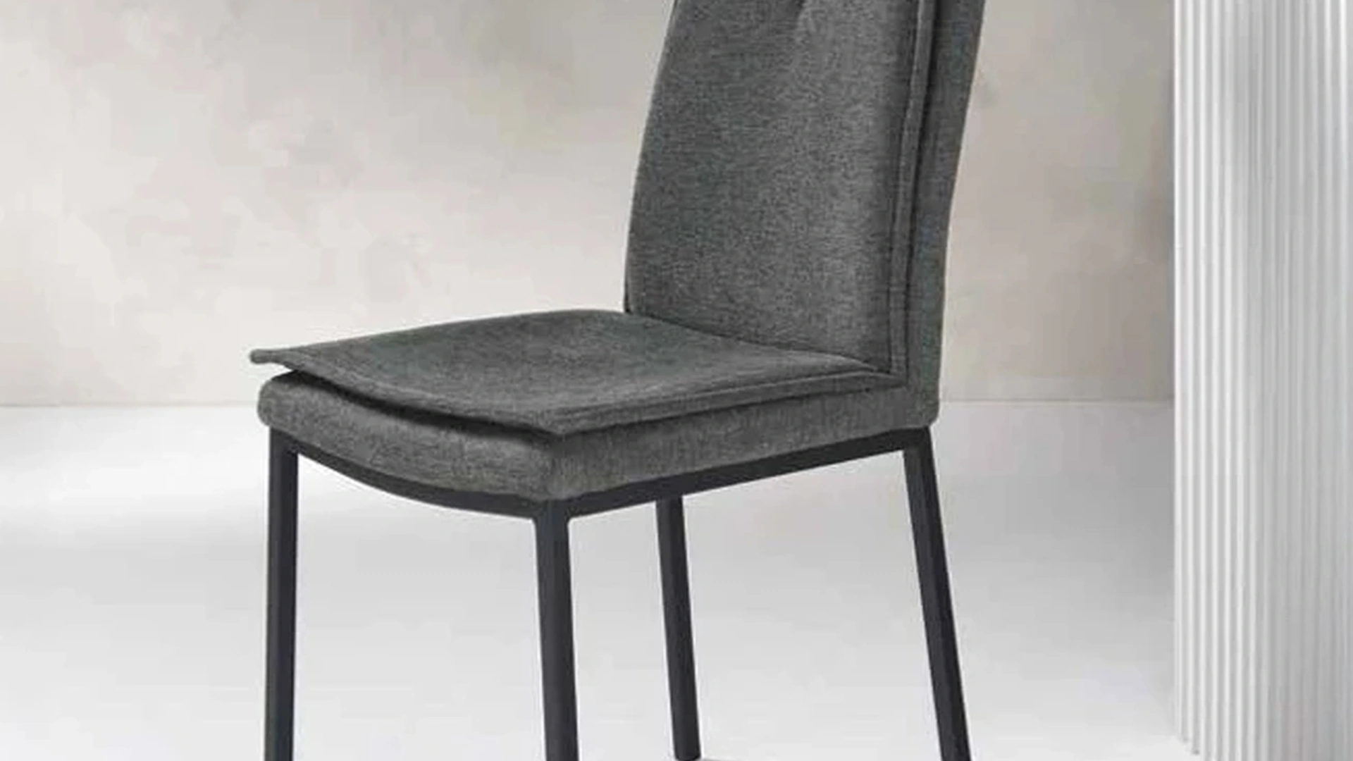 Sedia Clyde in tessuto imbottito di Capodarte