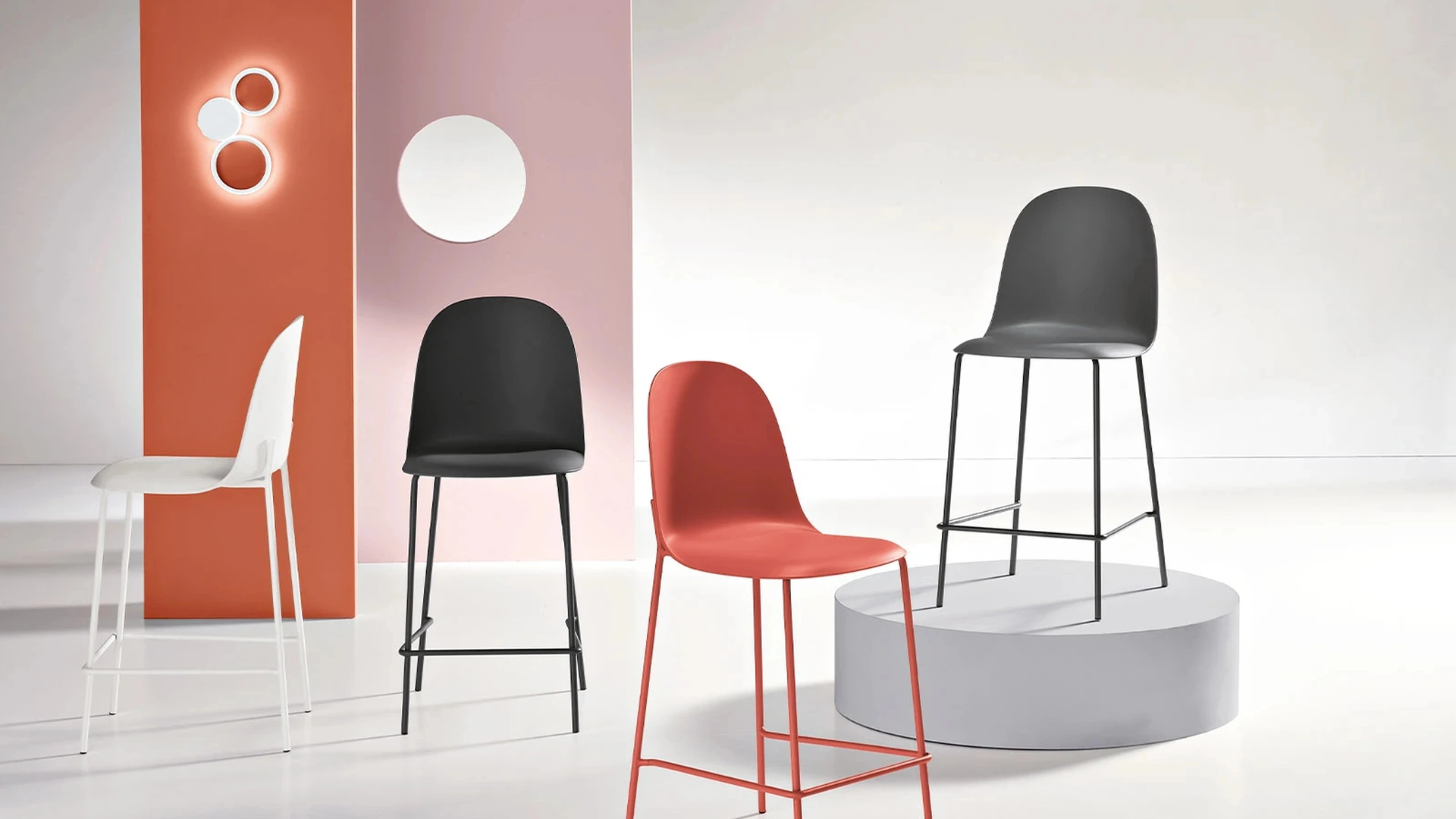 Sgabello Fox in polipropilene di Ikone Casa