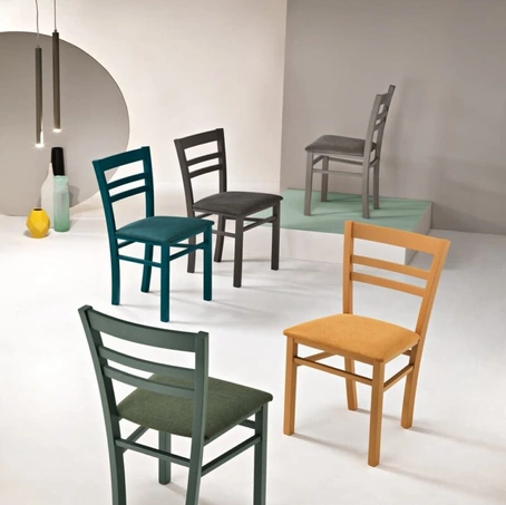 Sedia in legno con seduta in tessuto imbottito Holly di Ikone Casa