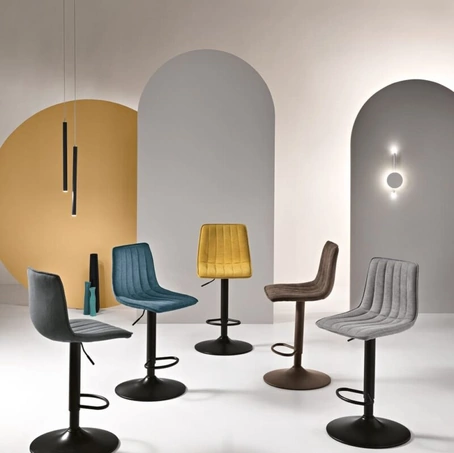 Sgabello Kole di Ikone Casa