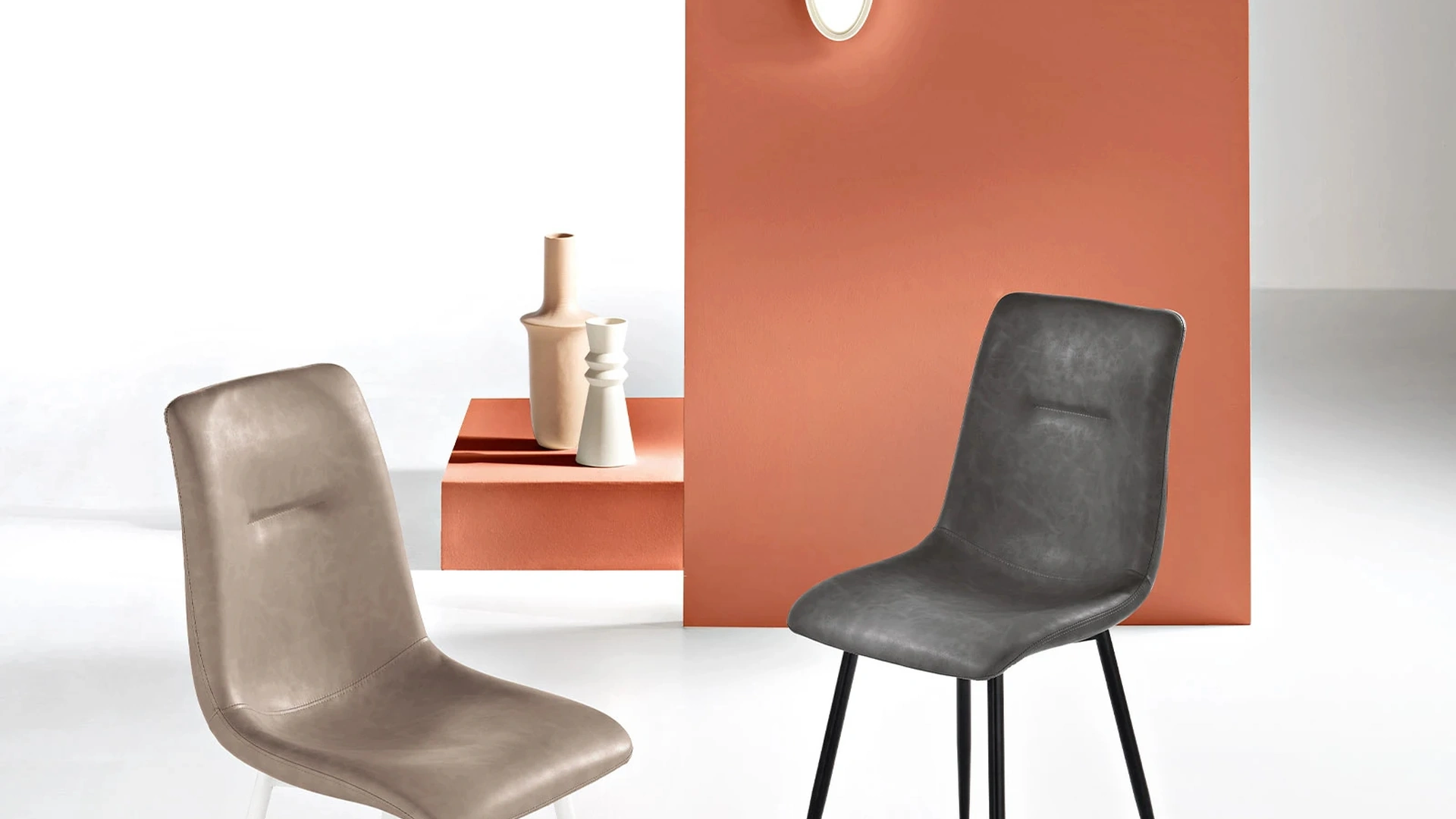 Sedia Lily in ecopelle di Ikone Casa