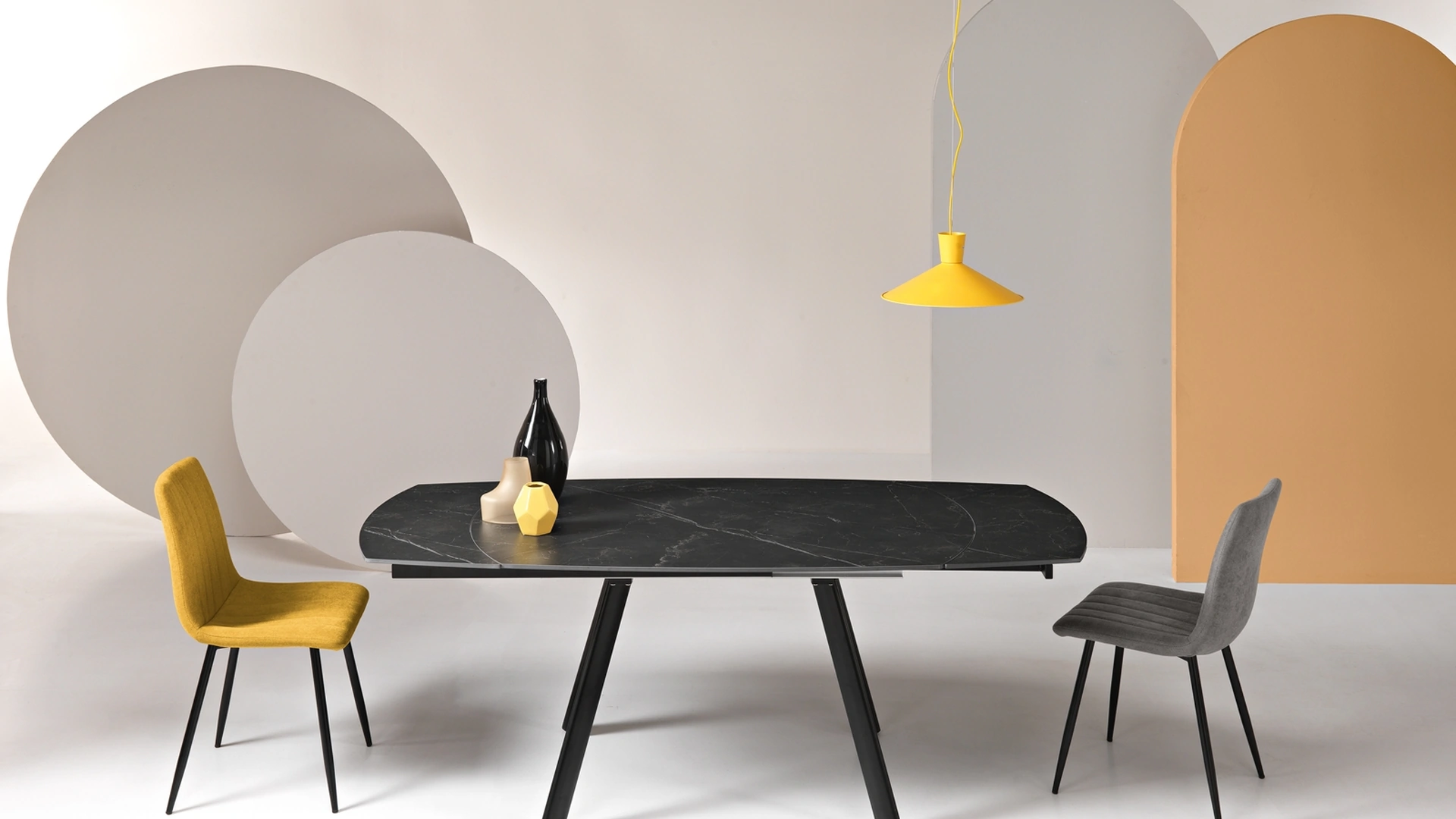 Tavolo allungabile Bud in pietra sinterizzata di Ikone Casa