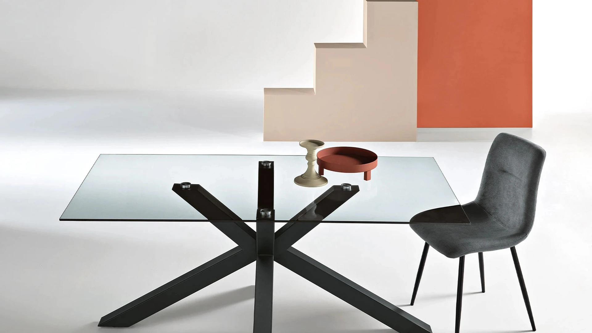 Tavolo in vetro Dante 160 di Ikone Casa