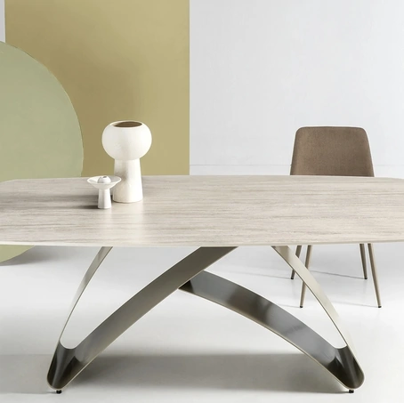 Tavolo King di Ikone Casa