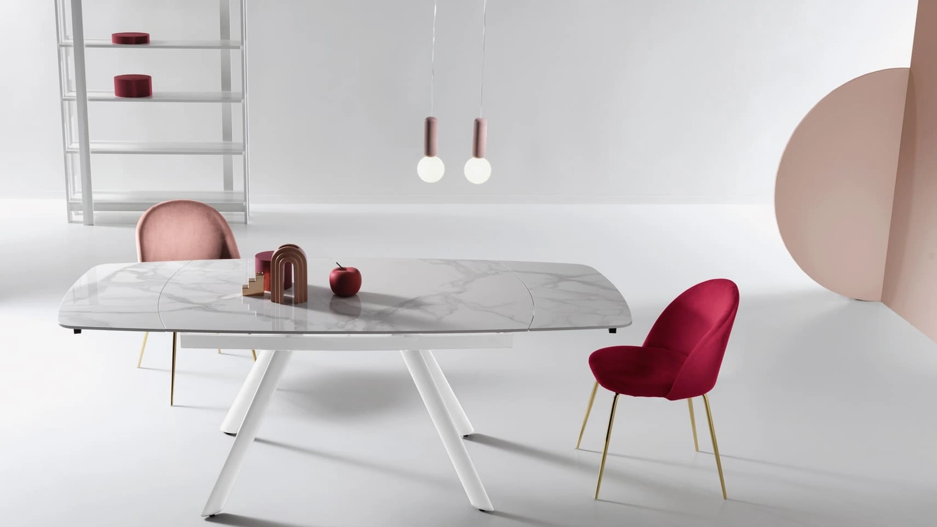 Tavolo allungabile Terence in pietra sinterizzata effetto marmo di Ikone Casa