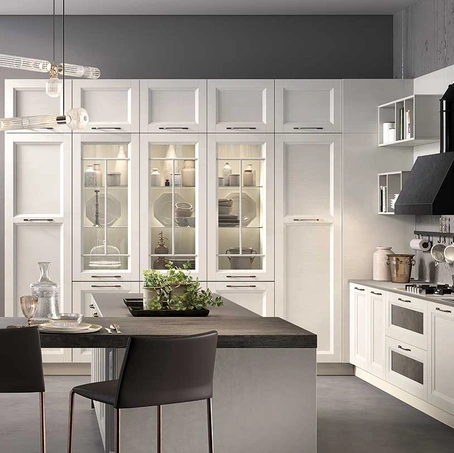 Cucina Moderna con isola Gea in Frassino finitura Bianco di Evo Cucine